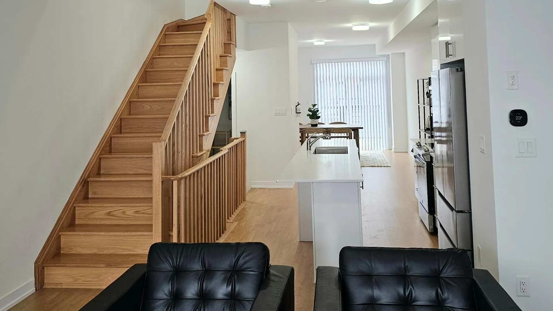 Guest house Private Room M A P L E With Attached Full Bathroom In Toronto, On, Canada Canada