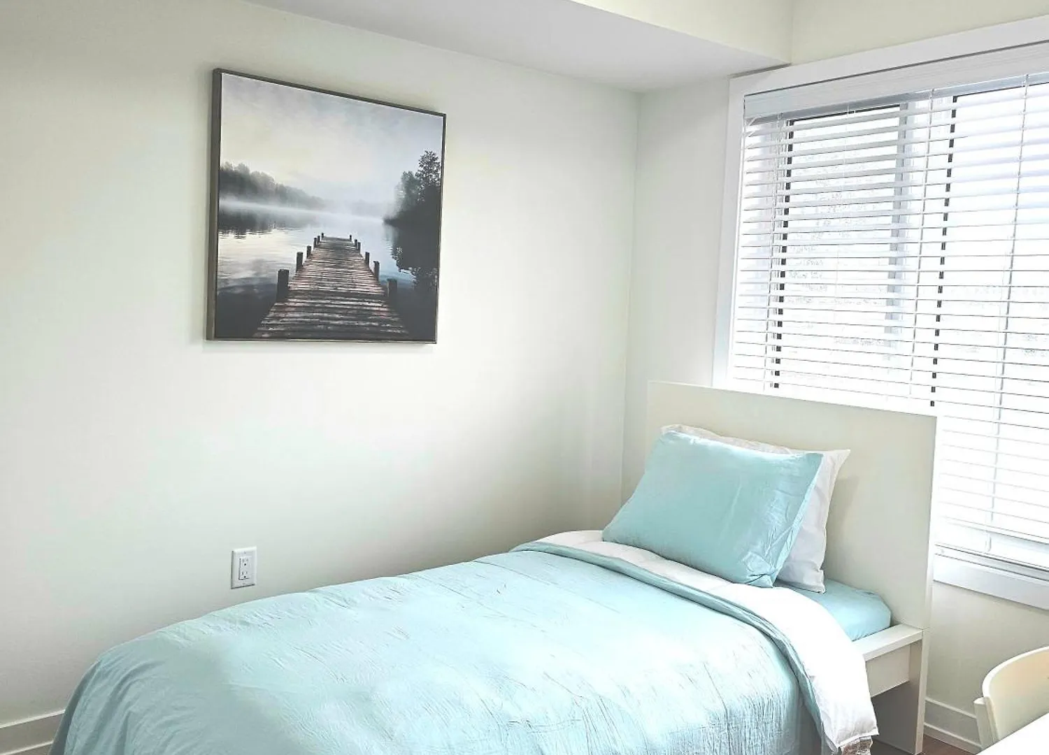 Private Room M A P L E With Attached Full Bathroom In Toronto, On, Canada 0*, Toronto Canada