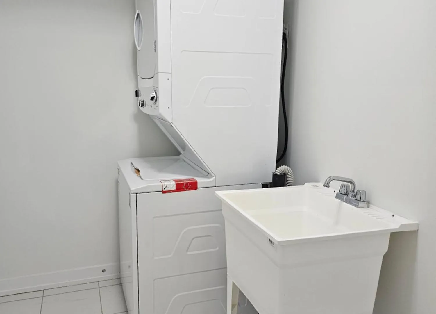 Private Room M A P L E With Attached Full Bathroom In Toronto, On, Canada 0*, Toronto