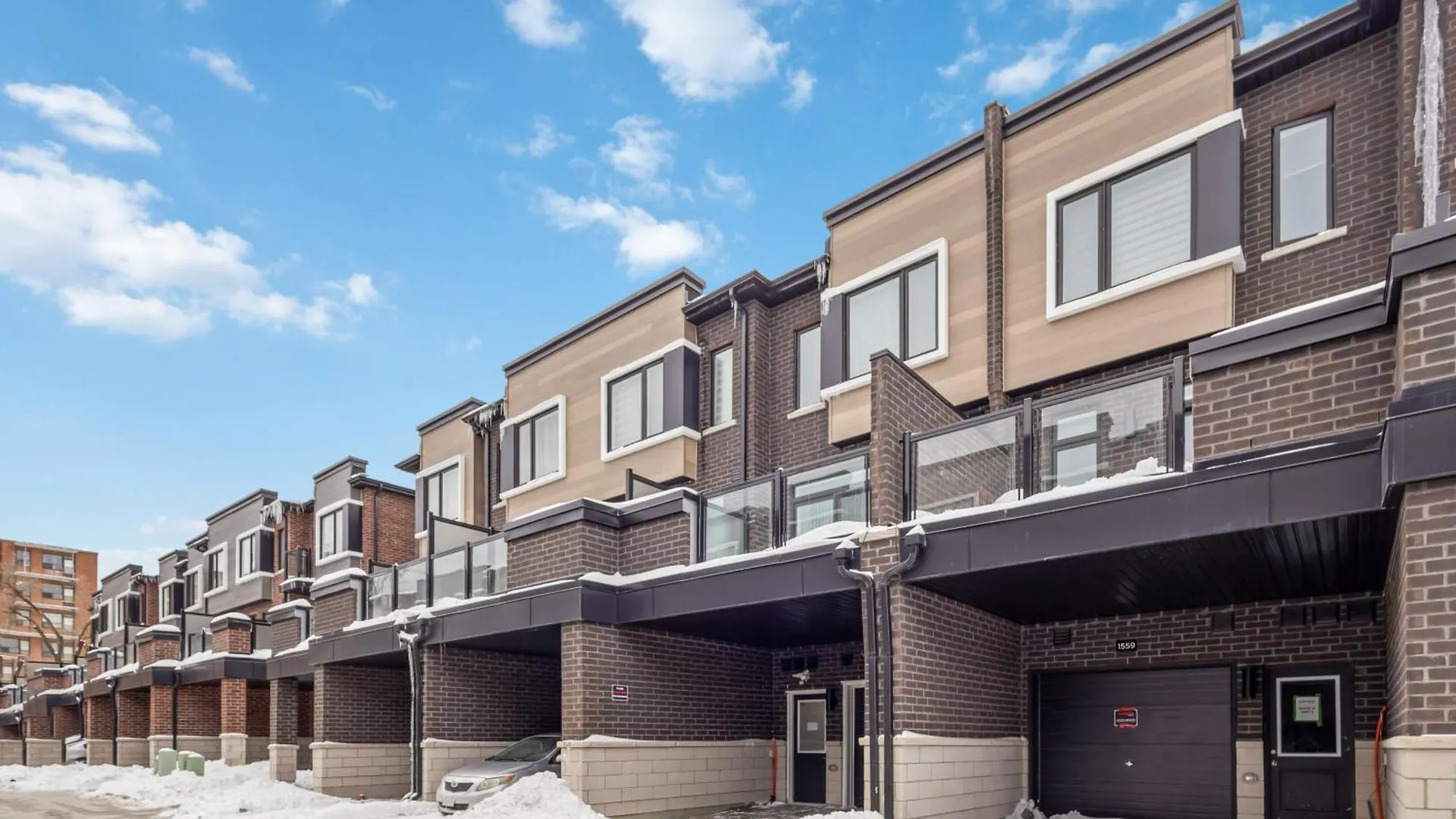 Private Room M A P L E With Attached Full Bathroom In Toronto, On, Canada Guest house Toronto